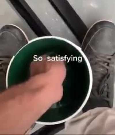 AHHH!