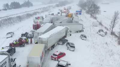 Snowstorm near GR MI causes some chaos on the roads