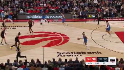 [Highlight] Scottie Barnes seals SGA down the baseline and finishes with a dunk on Dort