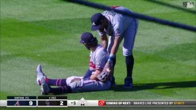 [Highlight] Dansby Swanson makes a great catch to end the ballgame