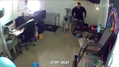What could go wrong when cleaning the litter box?