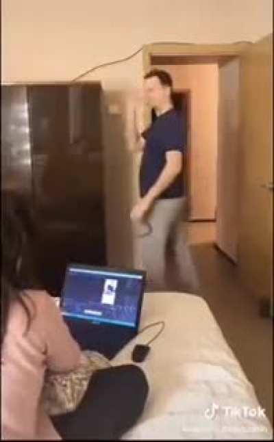 WARNING:this might give you a jump scare