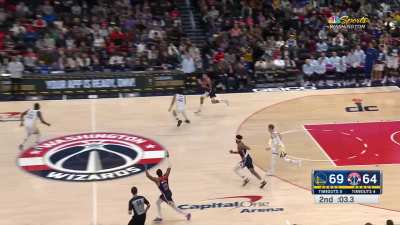 [Highlight] Jordan Poole splashes in the stepback triple to give him 23 points in the 2nd quarter alone and close the half