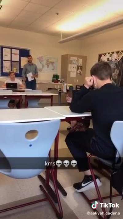kinda uncomfortable credit:aaliyah.cadena