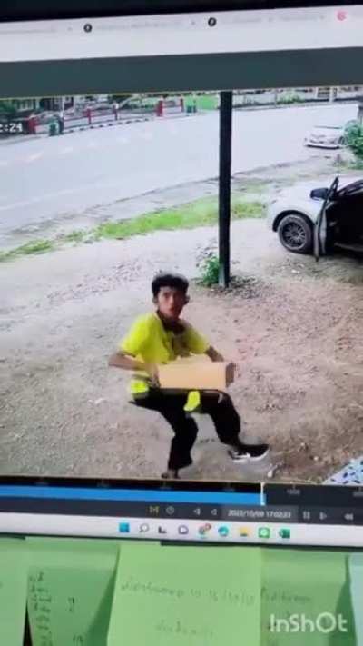 Should this be how deliveries are done?