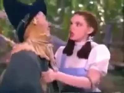 Must of been a deleted scene.