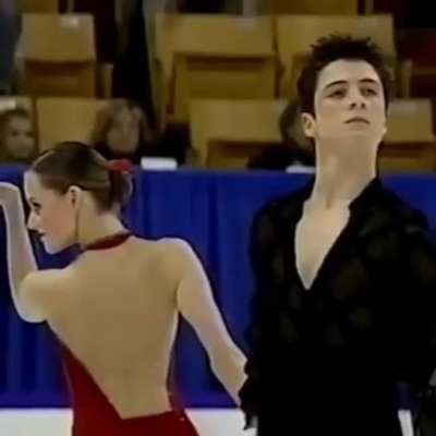 These ice skating couple been teaming up together since they were kids until adults for more than 20 years (1997-2022).