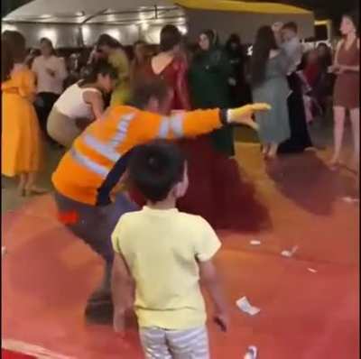 Take a minute to dance
