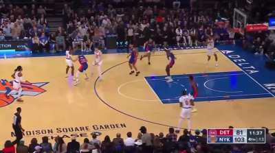 [Highlight] Obi Toppin keeps the possession alive then throws down the reverse