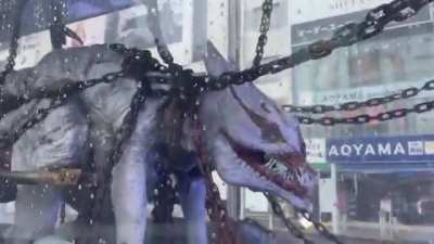 On the streets of Tokyo, they noticed a transport with a monster in a transparent cage. As it turned out, this is an advertisement for the film "The Tomorrow War"