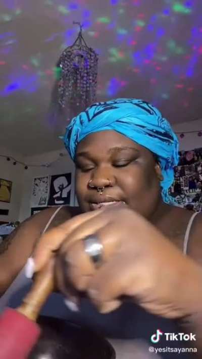 This video helps me to calm down I hope it helps u too ?