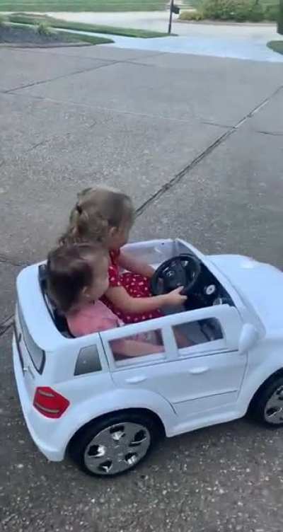 When cruising with the homies goes wrong… ???
