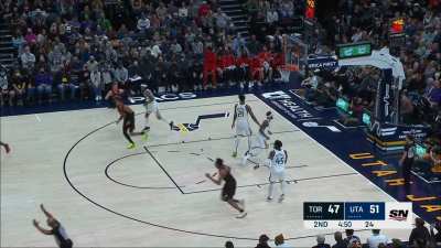 [Highlight] Freddy VanVleet and Donovan Mitchell get into a good old fashioned shootout. Winner: Fred, 3-1.