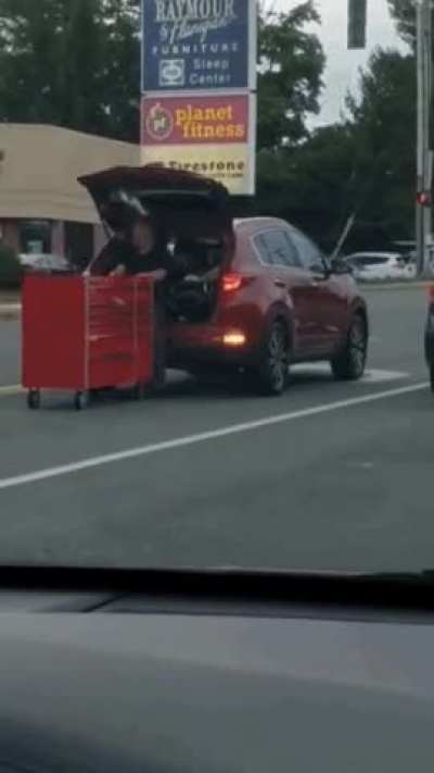 The tool roller cabinet didn’t fit