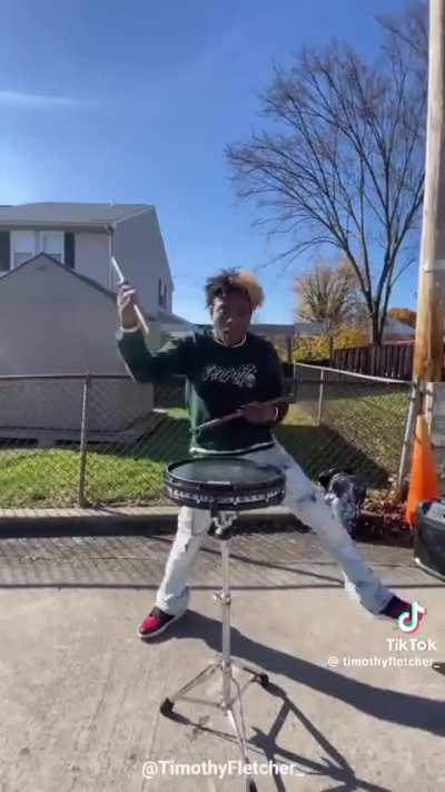 Everyone needs to see bro cook