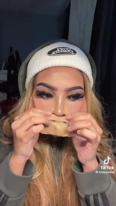 A whole mask…