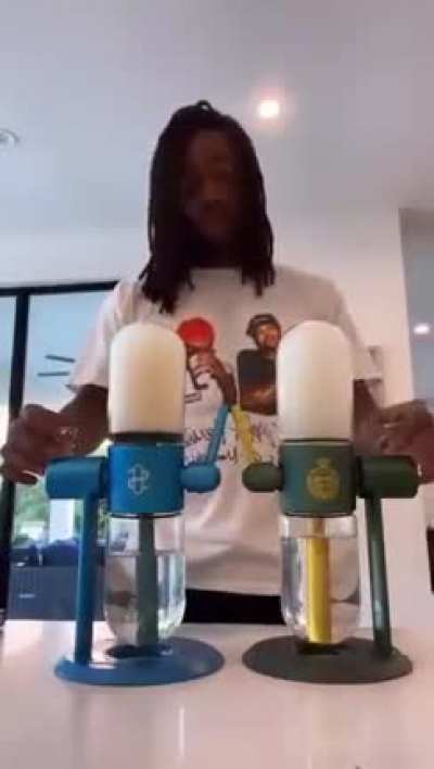 Wiz Khalifa got a whole chemistry set ?
