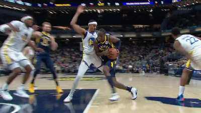[Highlight] Caris LeVert beats the double team with the sweet behind the back pass to Sabonis, who gets an and-one