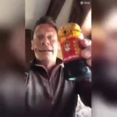 The more I watch John Cena speak Mandarin in these videos, the more his eyes seem to scream 'Help me'