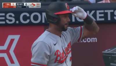 [Highlight] Yankees Fans let Aaron Hicks hear it in his first return to Yankee Stadium since being DFAd