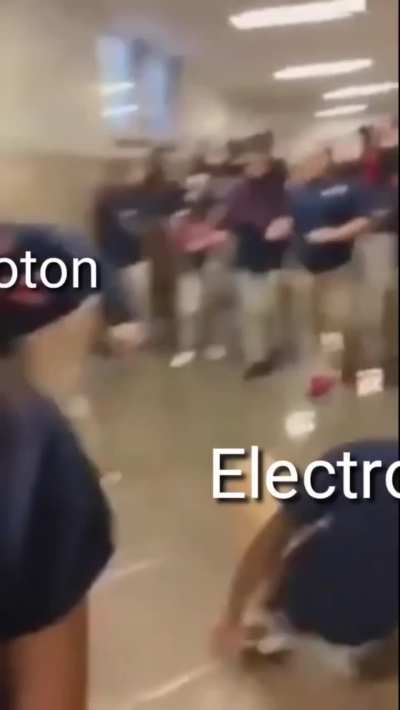 Electron do be just vibing there