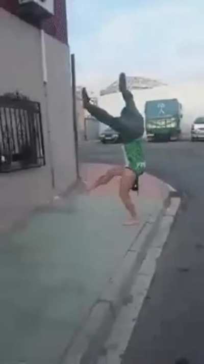 Handstand Tornado Man