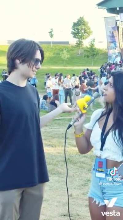 LMust be backwards day because a cringey redditor showed up on my tiktok