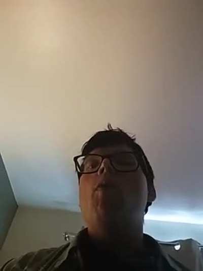 Guy pretends her sister is giving him a BJ