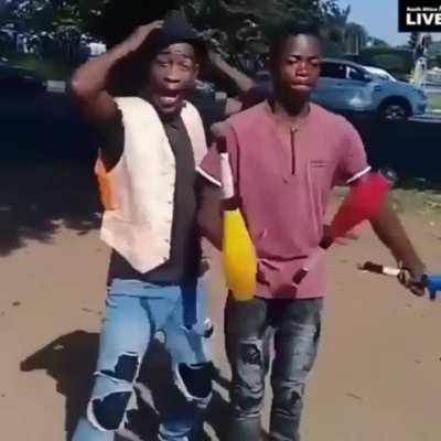 Outstanding juggling skills (source link in description)