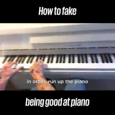 This guy can teach you to "play" the piano in less than 4 minutes ????