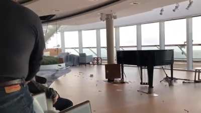 Some rough seas on the Norwegian Cruise Ship Viking Sky