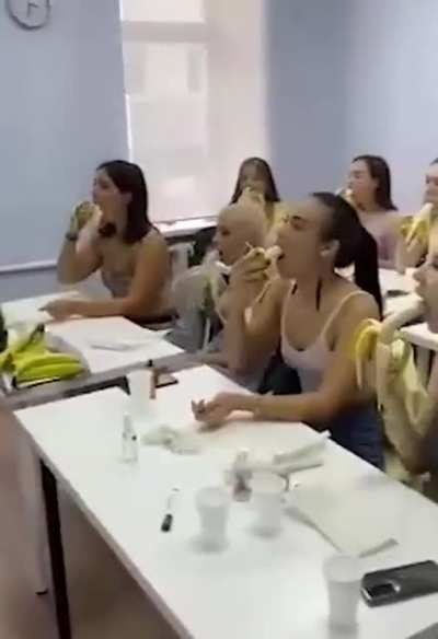 This video shows bananas ?