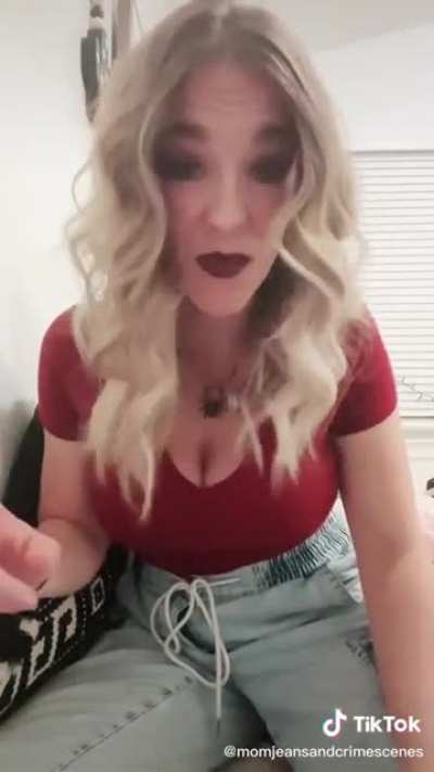 Not sure if cringe or not, can’t pay attention to what she’s saying. ?