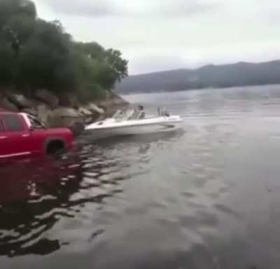 Stupid person sunk his own truck ?