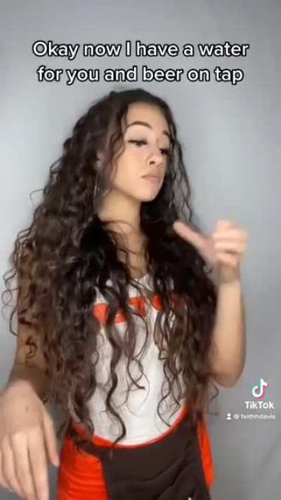 Annoying girlfriend when couple goes to Hooters ?