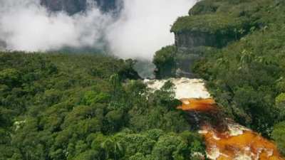 Angel Falls is the tallest waterfall in the world (3212 ft/979 m)