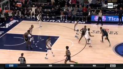 [Highlight] Karl Anthony Towns looking lost on defense