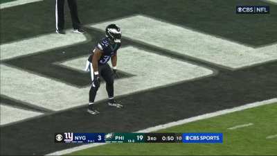 [Highlight] Mike Trout at the Eagles game.