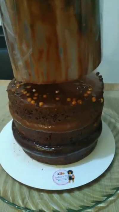 To make a trendy molten chocolate cake