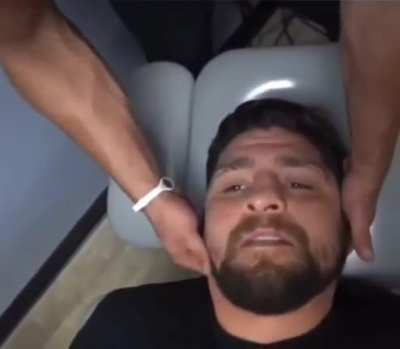 Mma fighter Nick Diaz goes to the chiropractor