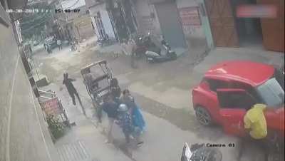 Chain snatcher getting instant karma