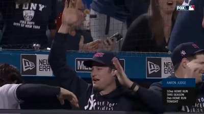 [Highlight] Aaron Judge hits a 2-run home run to tie the game at 7-7 in the top of the 8th