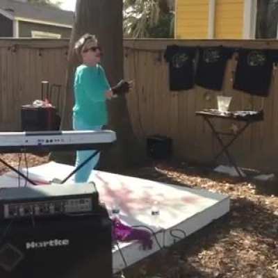 Book Valerie Sassyfras for your next children’s birthday party