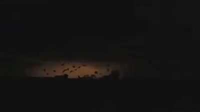 ? Bats revealed by lightning ?