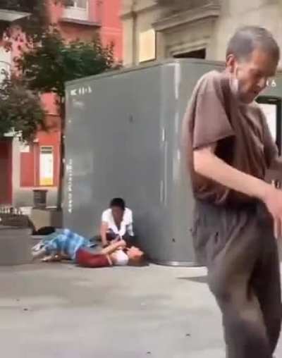 Police Respond to Assault While Crackhead Dances
