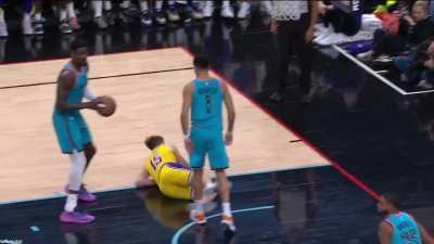 [Highlight] Devin Booker on Pat Beverly's push on Ayton: "Pat needs to stop pushing people in the back man, push them in the chest. That's all I got to say"