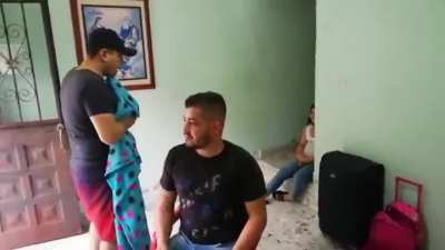 Uncle shows his niece a magic trick, her dad is his volunteer ?