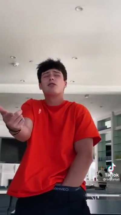 3 cringey fuckboys. They all hot tho ?