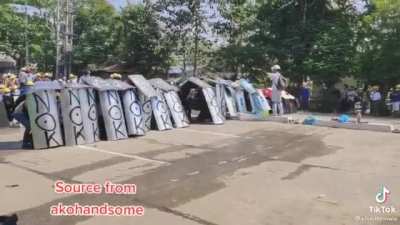 Myanmar people teaching and training protection strategies for resisting the military junta!