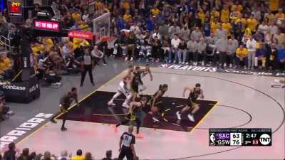 [Highlight] Warriors swarming defense on Sabonis leads to fast break and 29 footer from Steph!